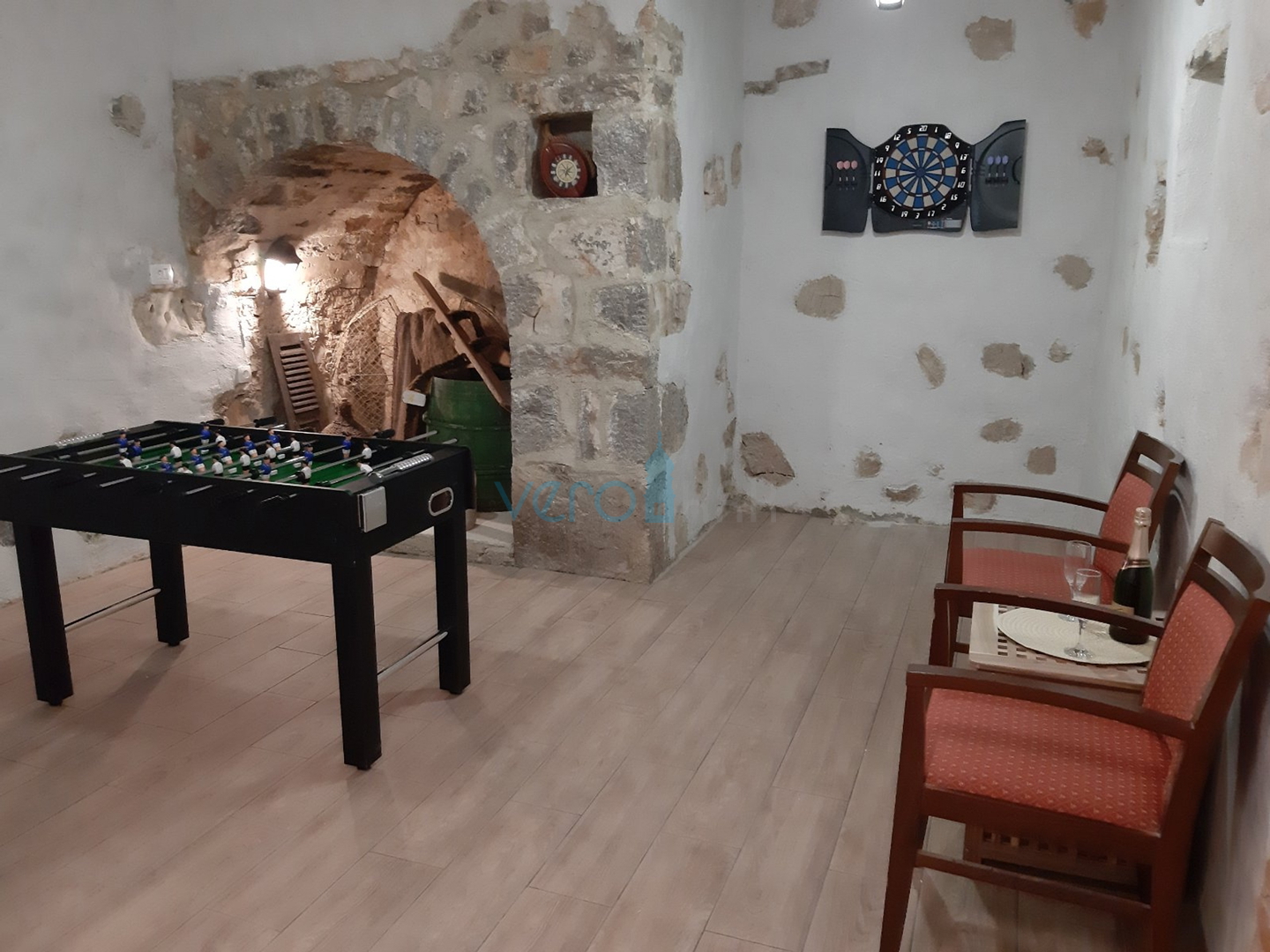 Otok Krk, grad Krk, šira okolica, Kuća za odmor u nizu s pogledom na more, prodaja